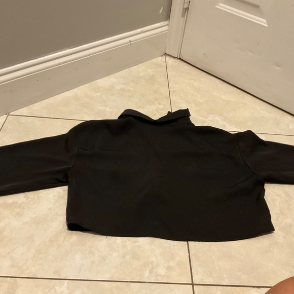 Black long sleeve crop-top - Picture 3 of 3